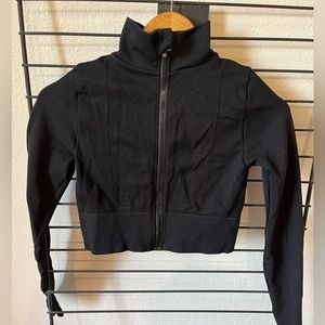 Long sleeve crop top